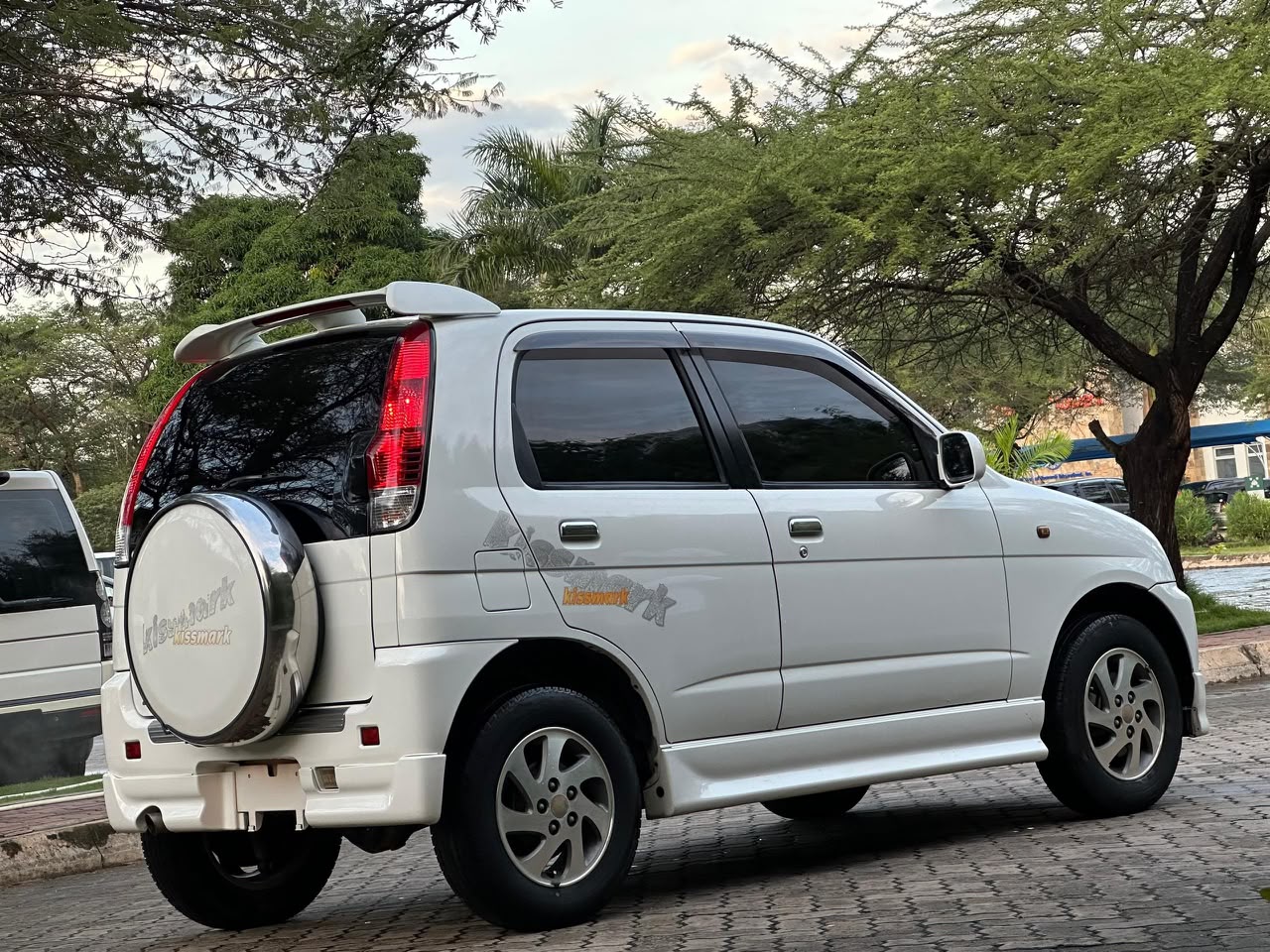 DAIHATSU TERIOS KID sports thumbnail 8